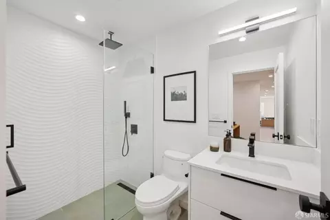 Bath - 80 Chaves Ave, San Francisco, CA 94127 photo 4 of 4