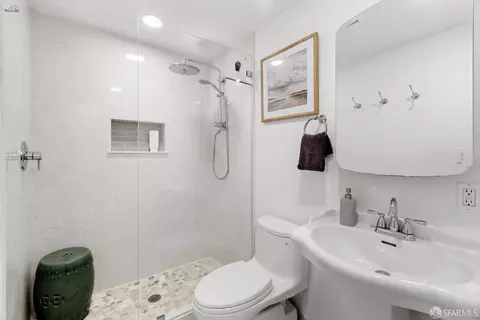 Bath - 1706 35th Ave, San Francisco, CA 94122 photo 4 of 4