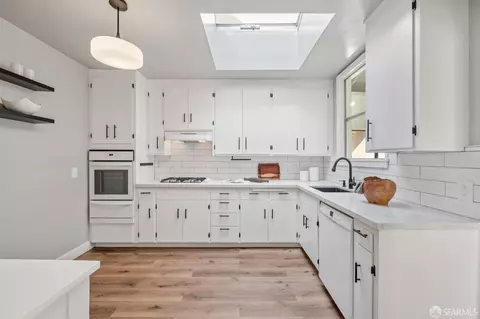 Kitchen - 324 Gennessee St, San Francisco, CA 94112 photo 1 of 5