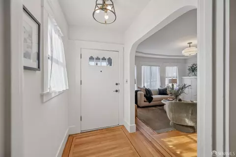 Entry Way - 324 Gennessee St, San Francisco, CA 94112 photo 1 of 5