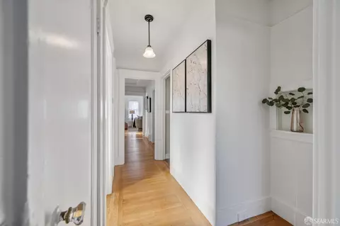 Entry Way - 324 Gennessee St, San Francisco, CA 94112 photo 4 of 5