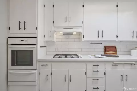 Kitchen - 324 Gennessee St, San Francisco, CA 94112 photo 2 of 5