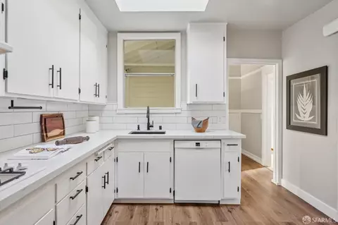Kitchen - 324 Gennessee St, San Francisco, CA 94112 photo 5 of 5