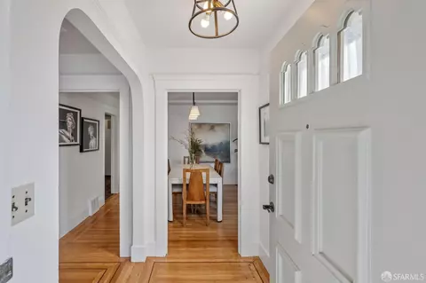 Entry Way - 324 Gennessee St, San Francisco, CA 94112 photo 2 of 5