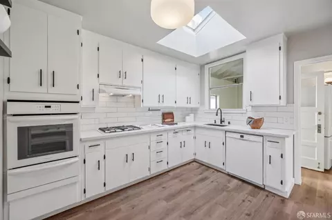 Kitchen - 324 Gennessee St, San Francisco, CA 94112 photo 4 of 5