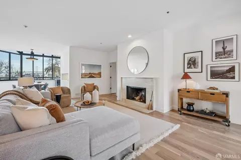 Living - 640 Davis St #24, San Francisco, CA 94111 photo 3 of 5