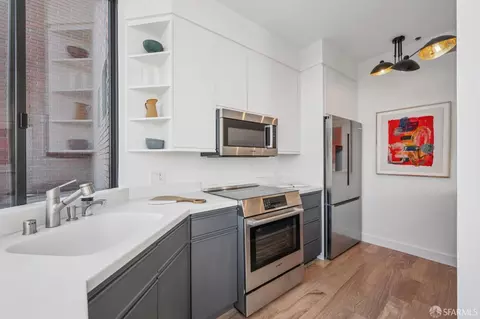 Kitchen - 640 Davis St #24, San Francisco, CA 94111 photo 4 of 4