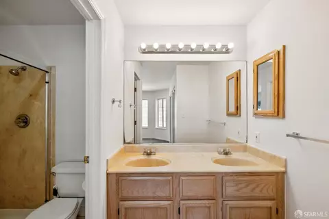 Bath - 567 Edna St, San Francisco, CA 94112 photo 2 of 6