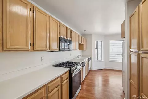 Kitchen - 567 Edna St, San Francisco, CA 94112 photo 1 of 6