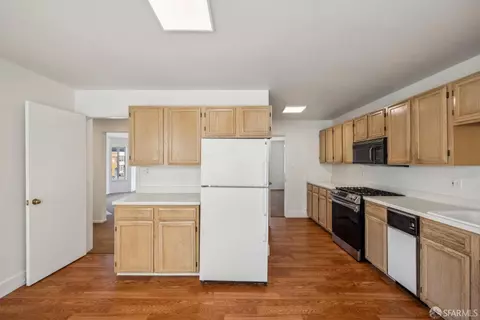 Kitchen - 567 Edna St, San Francisco, CA 94112 photo 3 of 6