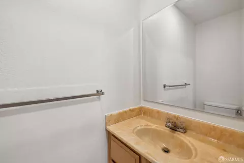 Bath - 567 Edna St, San Francisco, CA 94112 photo 1 of 6