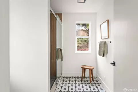Bath - 121 Beachview Ave, Pacifica, CA 94044 photo 3 of 7