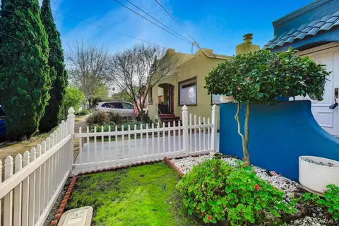 Exterior - 2304 Edwards St, Berkeley, CA 94702 photo 3 of 4