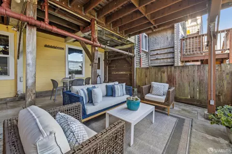 Exterior - 662 Lisbon St, San Francisco, CA 94112 photo 10 of 13