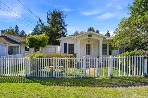6383 Hillmont Dr, Oakland, CA 94605