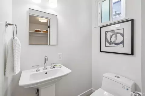 Bath - 663 Foothill Dr, Pacifica, CA 94044 photo 1 of 5