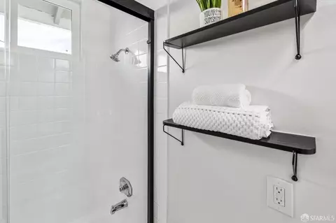Bath - 663 Foothill Dr, Pacifica, CA 94044 photo 4 of 5