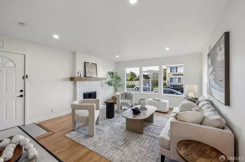 Living - 663 Foothill Dr, Pacifica, CA 94044 photo 2 of 9