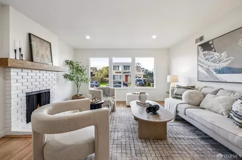 Living - 663 Foothill Dr, Pacifica, CA 94044 photo 4 of 9