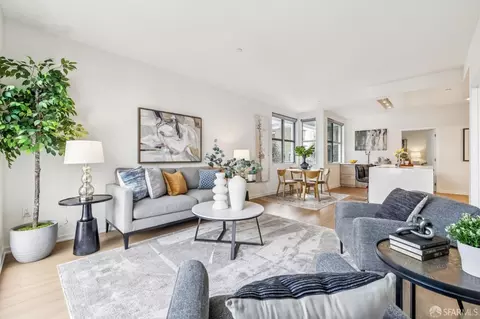 451 Donahue St #318, San Francisco, CA 94124