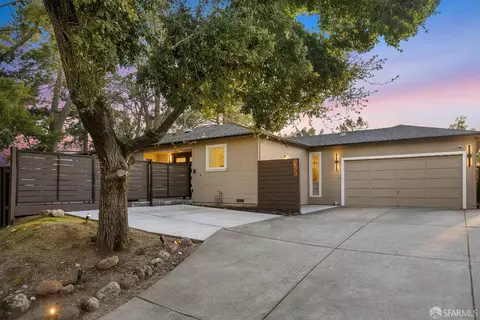 923 Janet Ln, Lafayette, CA 94549