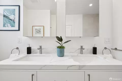 Bath - 636 20th Ave, San Francisco, CA 94121 photo 2 of 2