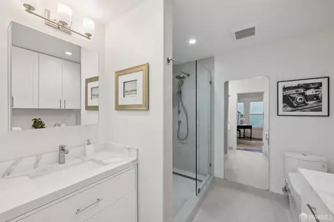 Bath - 636 20th Ave, San Francisco, CA 94121 photo 1 of 2