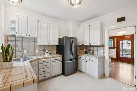 Kitchen - 636 20th Ave, San Francisco, CA 94121 photo 3 of 4