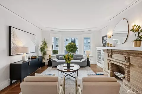 Living - 636 20th Ave, San Francisco, CA 94121 photo 2 of 8