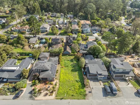1241 Birch St, Montara, CA 94037