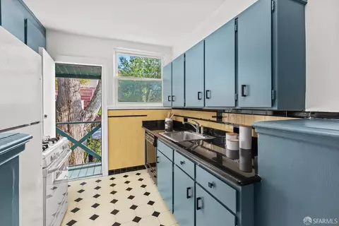 Kitchen - 542 Head St, San Francisco, CA 94132 photo 2 of 3