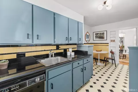 Kitchen - 542 Head St, San Francisco, CA 94132 photo 1 of 3