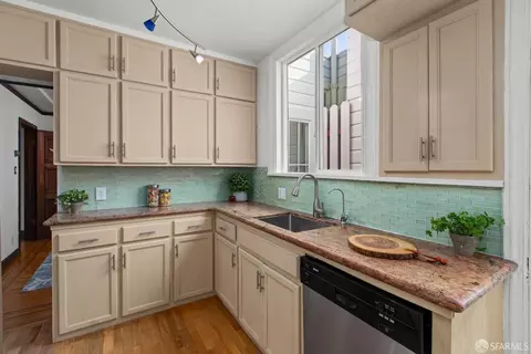 Kitchen - 1711 23rd Ave, San Francisco, CA 94122 photo 2 of 3