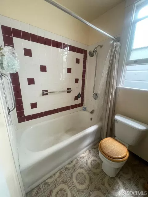 2442 26th Ave, San Francisco, CA 94116 photo 8