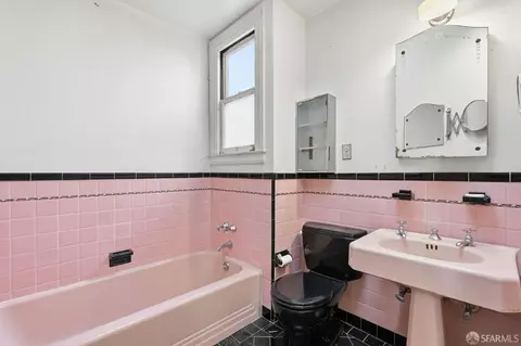 Bath - 619 Cayuga Ave, San Francisco, CA 94112 photo 2 of 2