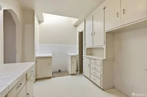 Kitchen - 619 Cayuga Ave, San Francisco, CA 94112 photo 2 of 3