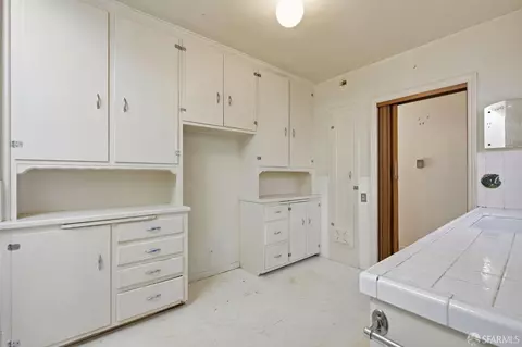 Kitchen - 619 Cayuga Ave, San Francisco, CA 94112 photo 3 of 3