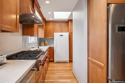 Kitchen - 370 Horizon Way, Pacifica, CA 94044 photo 10 of 12