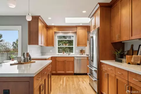 Kitchen - 370 Horizon Way, Pacifica, CA 94044 photo 3 of 12