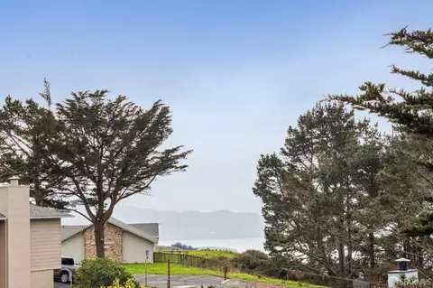 View/Area - 370 Horizon Way, Pacifica, CA 94044 photo 1 of 8