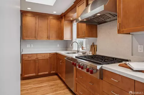 Kitchen - 370 Horizon Way, Pacifica, CA 94044 photo 9 of 12