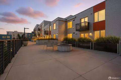 50 Jerrold Ave #215, San Francisco, CA 94124