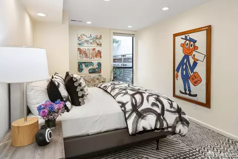 Bedroom - 69 Telegraph Pl, San Francisco, CA 94133 photo 3 of 7