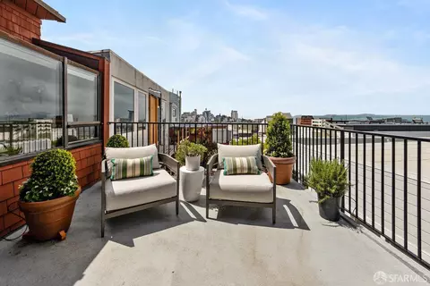 Exterior - 69 Telegraph Pl, San Francisco, CA 94133 photo 4 of 19