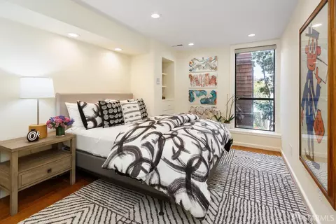 Bedroom - 69 Telegraph Pl, San Francisco, CA 94133 photo 4 of 7