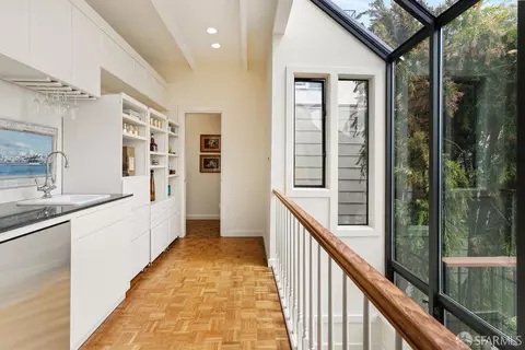 Entry Way - 69 Telegraph Pl, San Francisco, CA 94133 photo 5 of 7