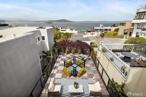 View/Area - 69 Telegraph Pl, San Francisco, CA 94133 photo 6 of 14