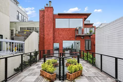 Exterior - 69 Telegraph Pl, San Francisco, CA 94133 photo 16 of 19