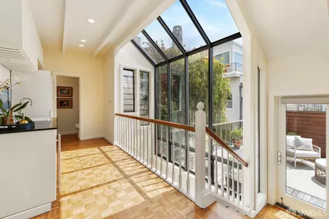 Entry Way - 69 Telegraph Pl, San Francisco, CA 94133 photo 4 of 7