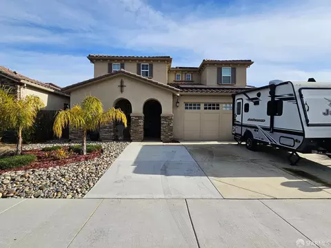 1535 Goldenstar Ct, Hollister, CA 95023